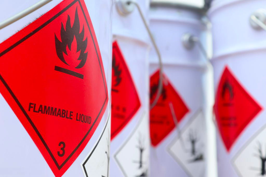 Transport liquide inflammable : guide complet de la réglementation ADR